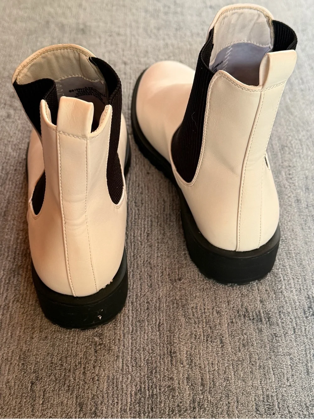 Altar'd State Womens White Pull On Boots Black Elastic Ankle Boots Size 8.5 New